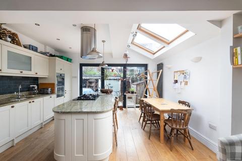 35 Mendip Road, Bristol, BS3 4PB