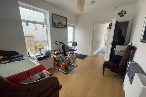 14 Randell Square, Pembrey, Burry Port, SA16 0TY