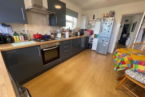 14 Randell Square, Pembrey, Burry Port, SA16 0TY