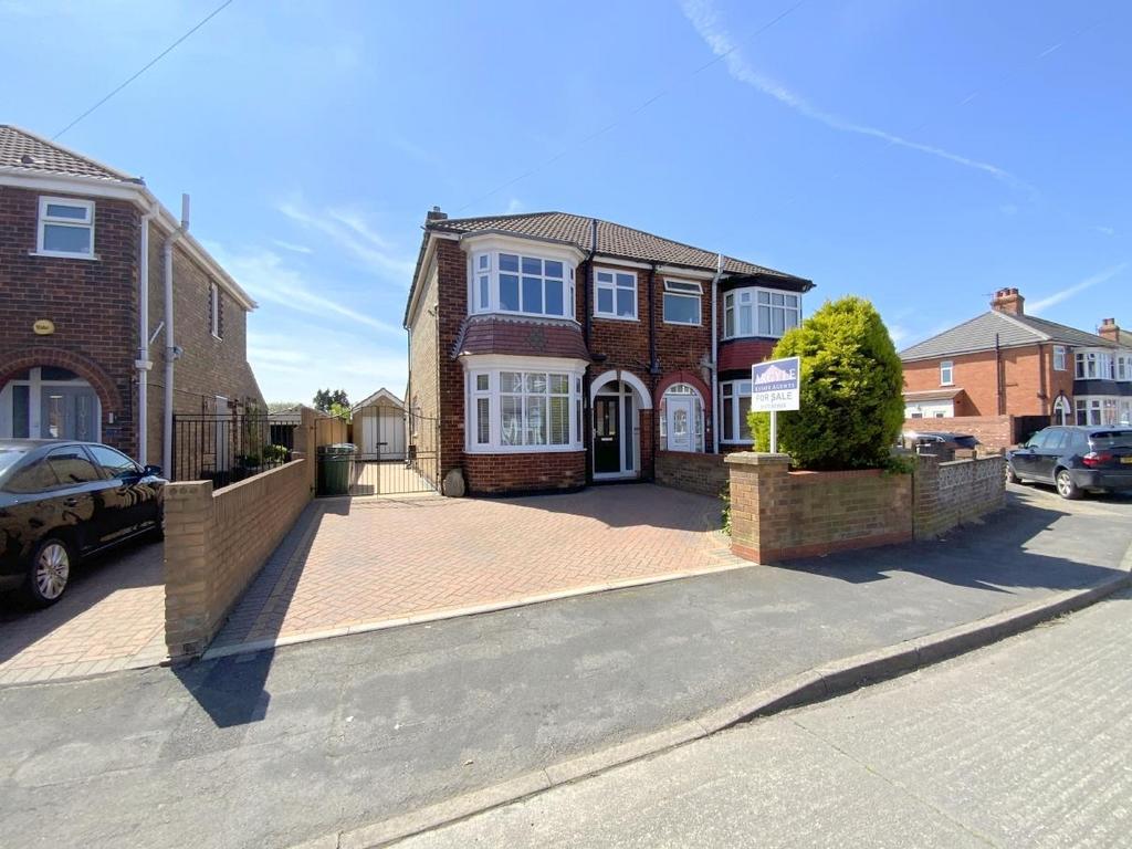 Campden Crescent, Cleethorpes 3 bed semidetached house for sale £189,950