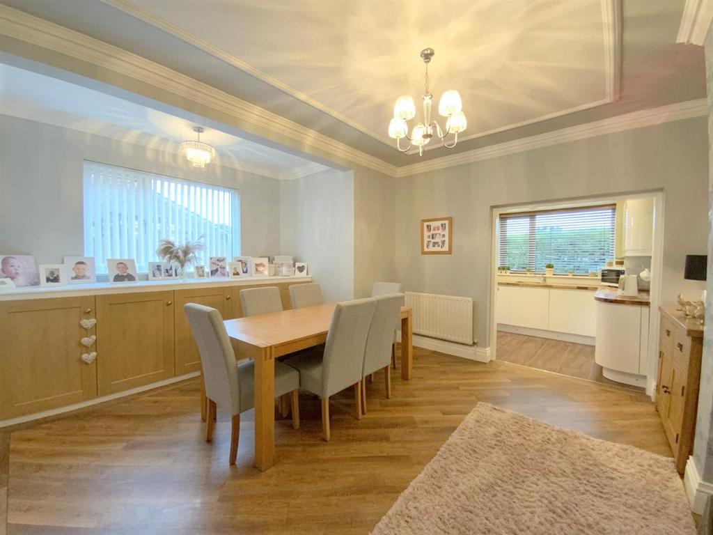 Living/dining room