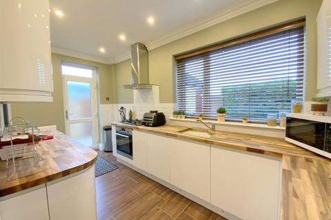 98 Campden Crescent, Cleethorpes, DN35 7UQ