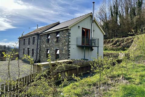 3 bedroom property with land for sale, Drefach, Llanybydder