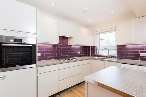 Flat 4, 10 Vineyard Path, London, SW14 8ET