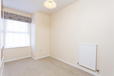 Flat 4, 10 Vineyard Path, London, SW14 8ET