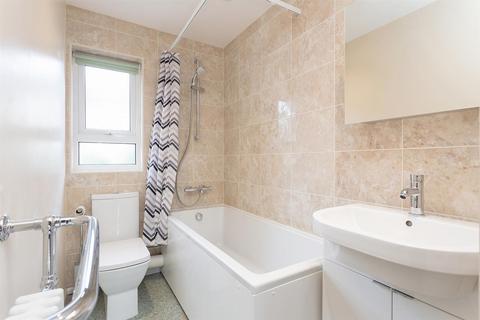 Flat 4, 10 Vineyard Path, London, SW14 8ET