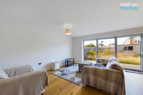 4 bedroom house to rent, Silver Birch Close, Hove, BN3 7NU