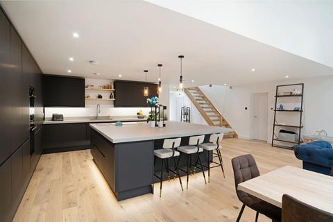 3 Ashley Close, Charlton Kings, Cheltenham, GL52 6LE