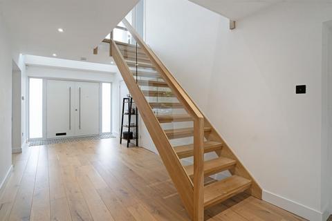 3 Ashley Close, Charlton Kings, Cheltenham, GL52 6LE
