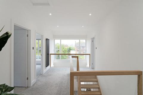 3 Ashley Close, Charlton Kings, Cheltenham, GL52 6LE