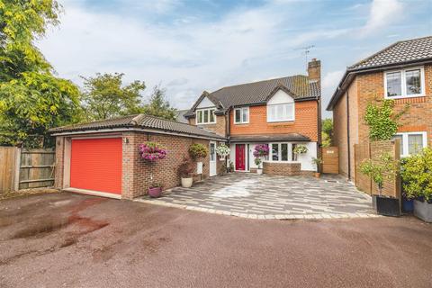 4 bedroom detached house for sale, Somerset Grove, Warfield