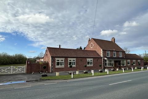 6 bedroom detached house for sale, Holme Road, Spaldington, Goole