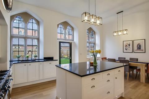 6 bedroom townhouse for sale, St. Clare's Court, Darlington