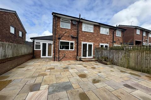 3 bedroom house to rent, Windmill Avenue, Kidsgrove, Stoke-On-Trent