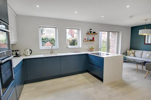 12 Leconfield, Darlington, DL3 8HL