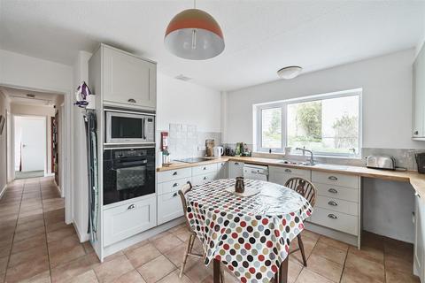 3 bedroom bungalow for sale, Coneygar Park, Bridport