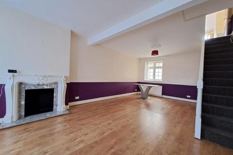 3 bedroom house to rent, Ordnance Road, Enfield