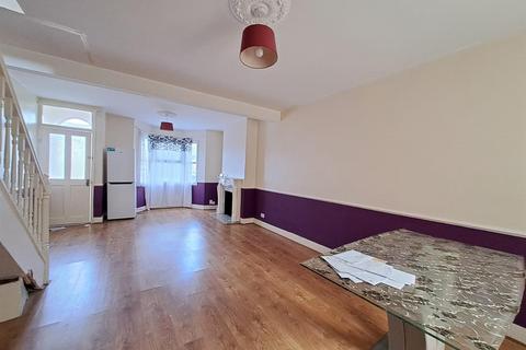 3 bedroom house to rent, Ordnance Road, Enfield