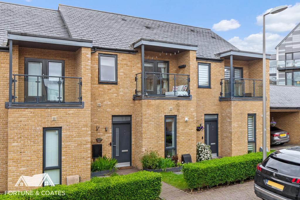 Crossbill Way, Newhall, Harlow 3 bed house for sale £400,000