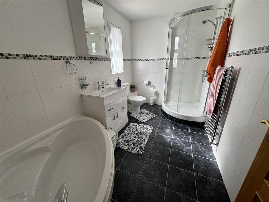 En suite bathroom