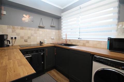 2 bedroom flat for sale, Coppice Beck Court, Harrogate HG1