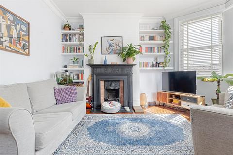 1 bedroom flat for sale, Birkbeck Road, London N8