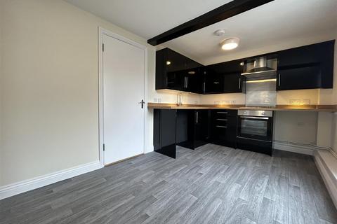 2 bedroom flat to rent, London Road, Sevenoaks TN13