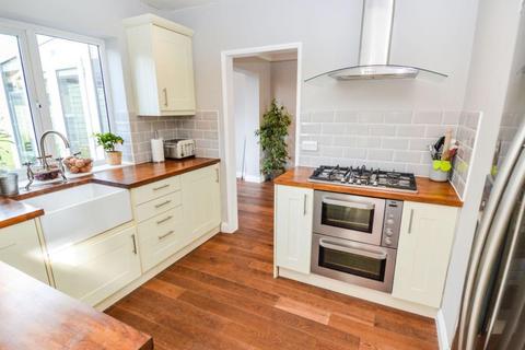 3 bedroom end of terrace house for sale, The Broad Walk North, Brentwood