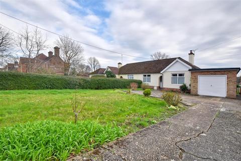 3 bedroom semi-detached bungalow for sale, North Trade Road, Battle