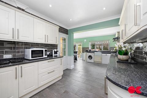 4 bedroom semi-detached house for sale, Manor Crescent, Hornchurch RM11