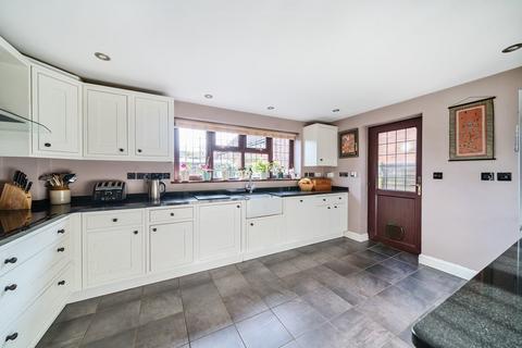 26 Applecroft, Lower Stondon, Henlow, SG16 6NB