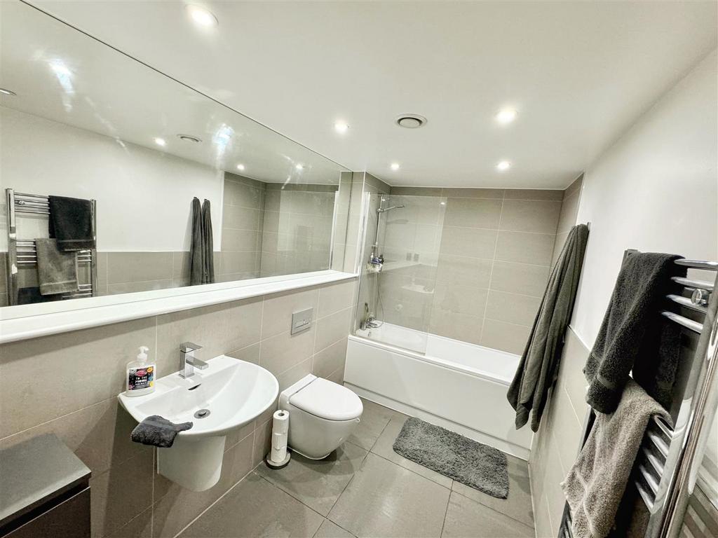 Bathroom.jpeg