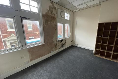 Property to rent, Bank Street, Castleford WF10