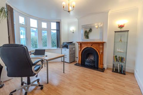 20 Arbrook Drive, Nottingham, NG8 3PD