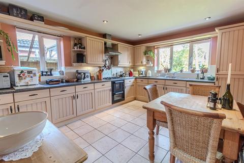 42 Thales Drive, Arnold, Nottingham, NG5 7NF