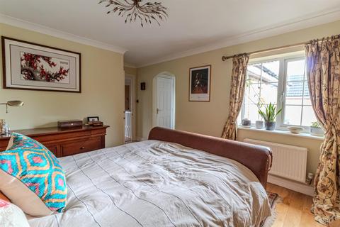 42 Thales Drive, Arnold, Nottingham, NG5 7NF