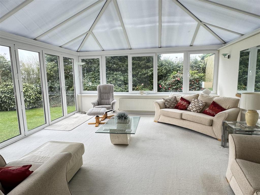 Chipponds Drive, St Austell 6 bed detached house for sale £495,000