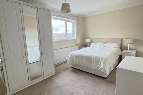 59 Chipponds Drive, St Austell, PL25 5DE