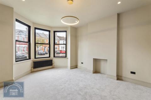 2 bedroom flat to rent, Lonsdale Road, London