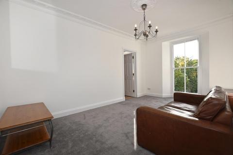 2 bedroom flat to rent, Woodford Road , Snaresbrook