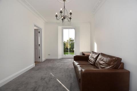 2 bedroom flat to rent, Woodford Road , Snaresbrook