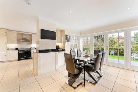 5 bedroom detached house for sale, Regents Drive, Repton Park, IG8