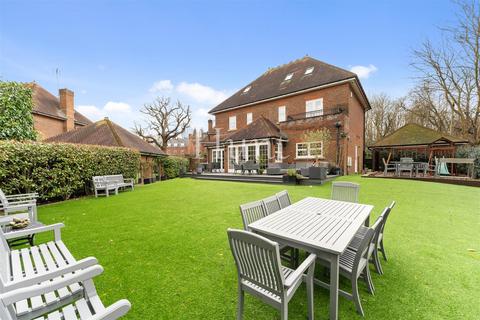 undefined, Regents Drive, Repton Park, IG8
