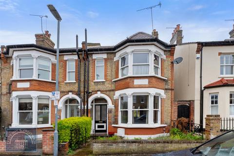 3 bedroom end of terrace house for sale, Halstead Road, Wanstead