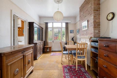 3 bedroom end of terrace house for sale, Halstead Road, Wanstead