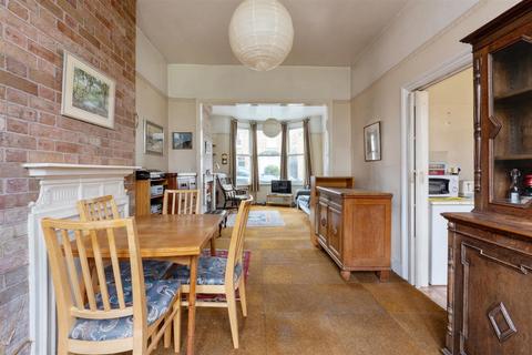 64 Halstead Road, Wanstead, London, E11 2AZ