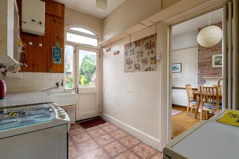 64 Halstead Road, Wanstead, London, E11 2AZ