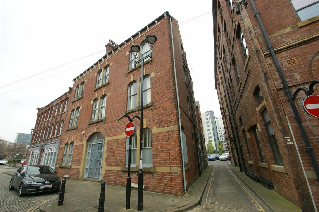 Saxton House, Maude Street, Leeds 1 bed flat to rent £695 pcm (£160 pw)