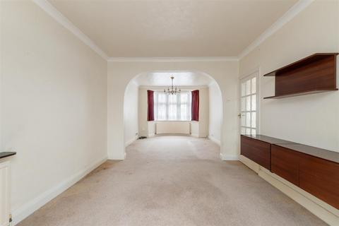 3 bedroom semi-detached house for sale, Parkway, Woodford Green