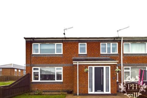 4 bedroom end of terrace house for sale, Cropton Close, Redcar